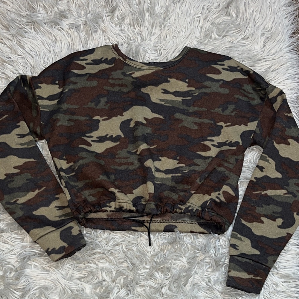 Fatigue crop top sweatshirt
